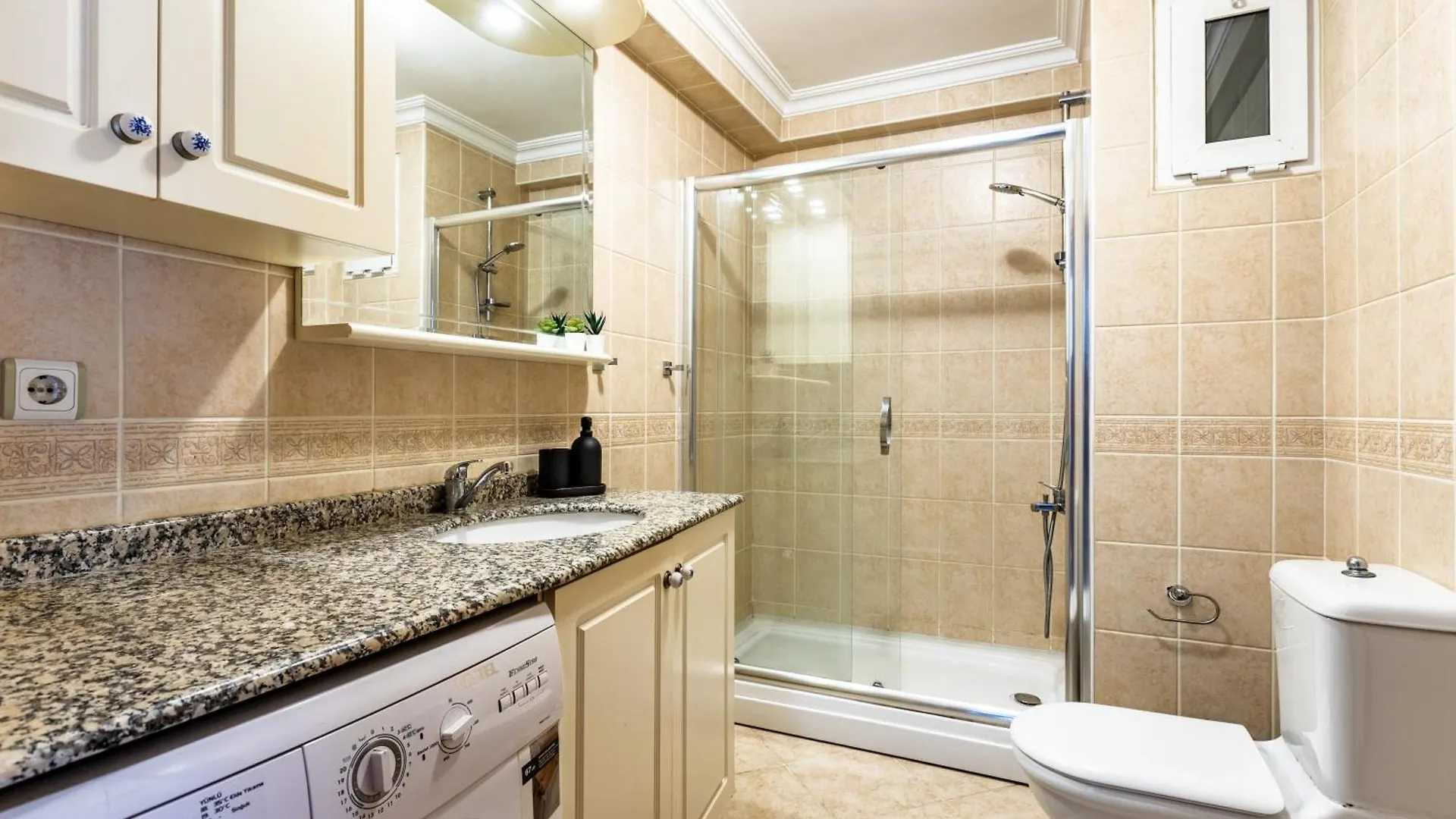 Apartment Spacious Flat Near Nisantasi - No7 Istanbul Turkey